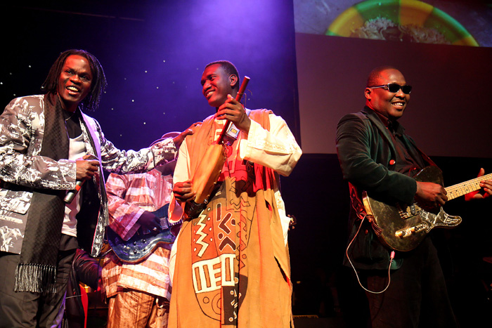Africa Express - Baaba Maal, Bassekou Kouyate & Amadou