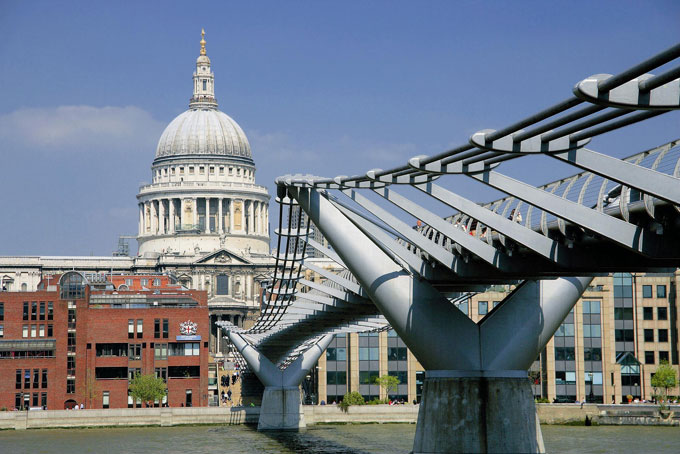 St Paul's Cathedral - St Paul's tickets - Millennium Bridge