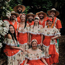 AGRUPACI&Oacute;N PATACOR&Eacute; & AKOL&Aacute; TAMB&Oacute;