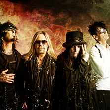 M&ouml;tley Cr&uuml;e