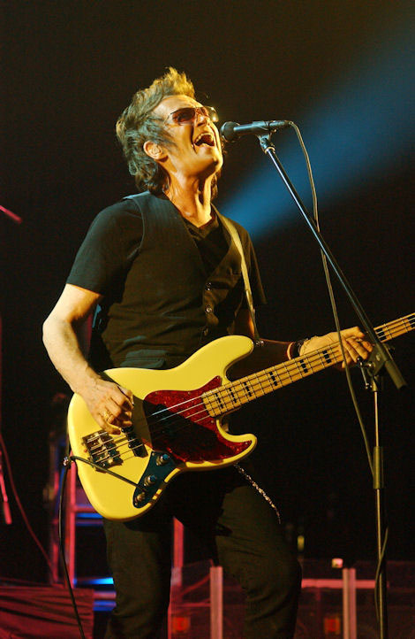 Glenn Hughes on Stage