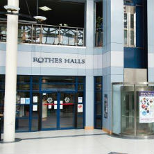 Rothes Halls